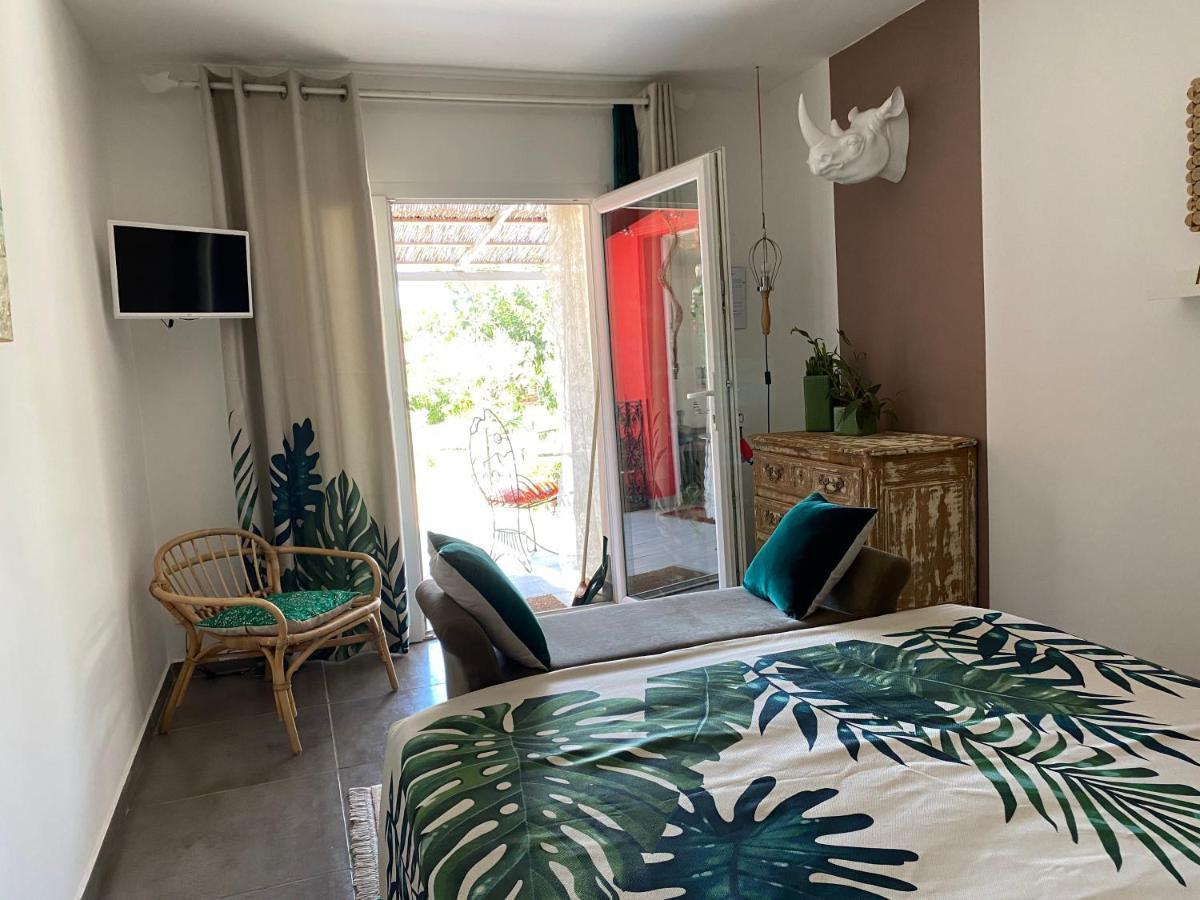 B&B La Terre Brulee Aigues-Mortes Buitenkant foto