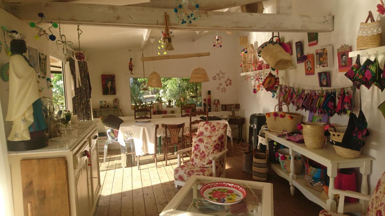 B&B La Terre Brulee Aigues-Mortes Buitenkant foto
