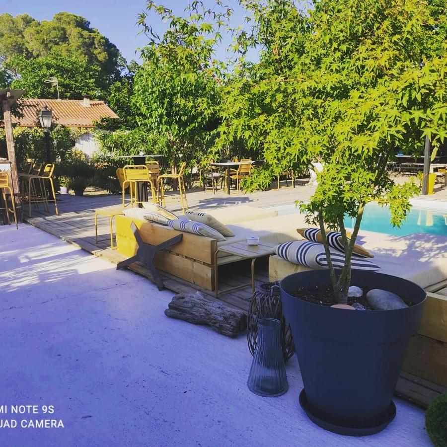 B&B La Terre Brulee Aigues-Mortes Buitenkant foto