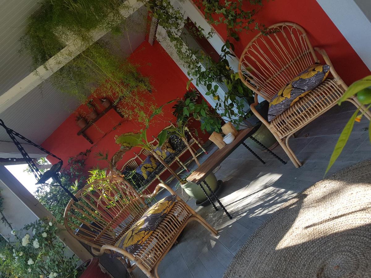 B&B La Terre Brulee Aigues-Mortes Buitenkant foto